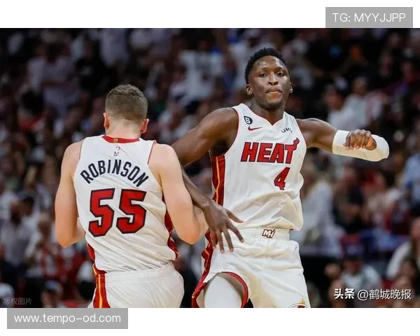 奥拉迪波无球切入制造换防，比去年更拉开外线